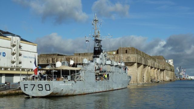 Lieutenant de vaisseau Lavallee - Commerce - 10 novembre 2013.JPG
